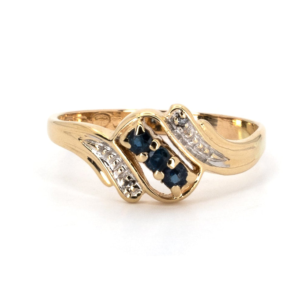 Vintage Ring with Natural Blue Sapphire