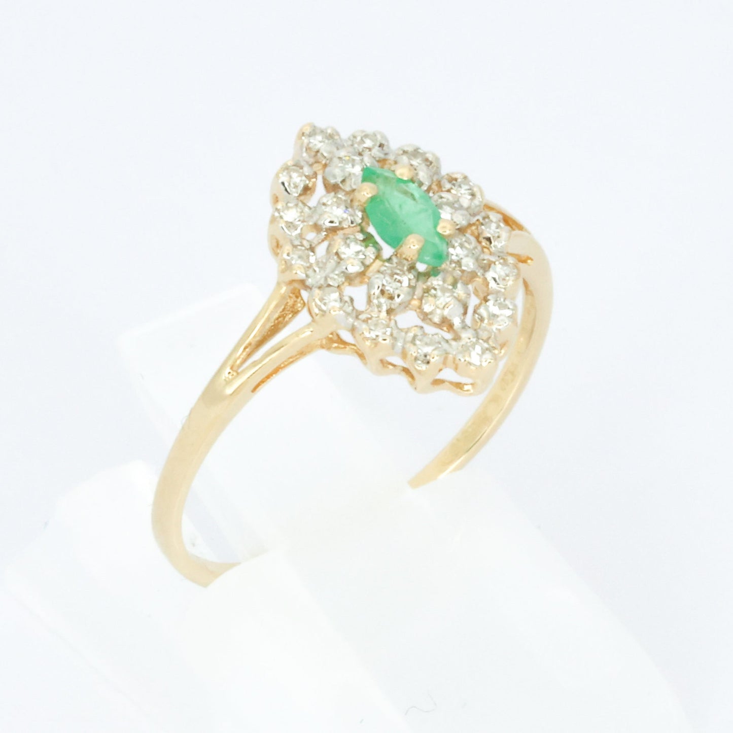 Diamond & Emerald Gold ring