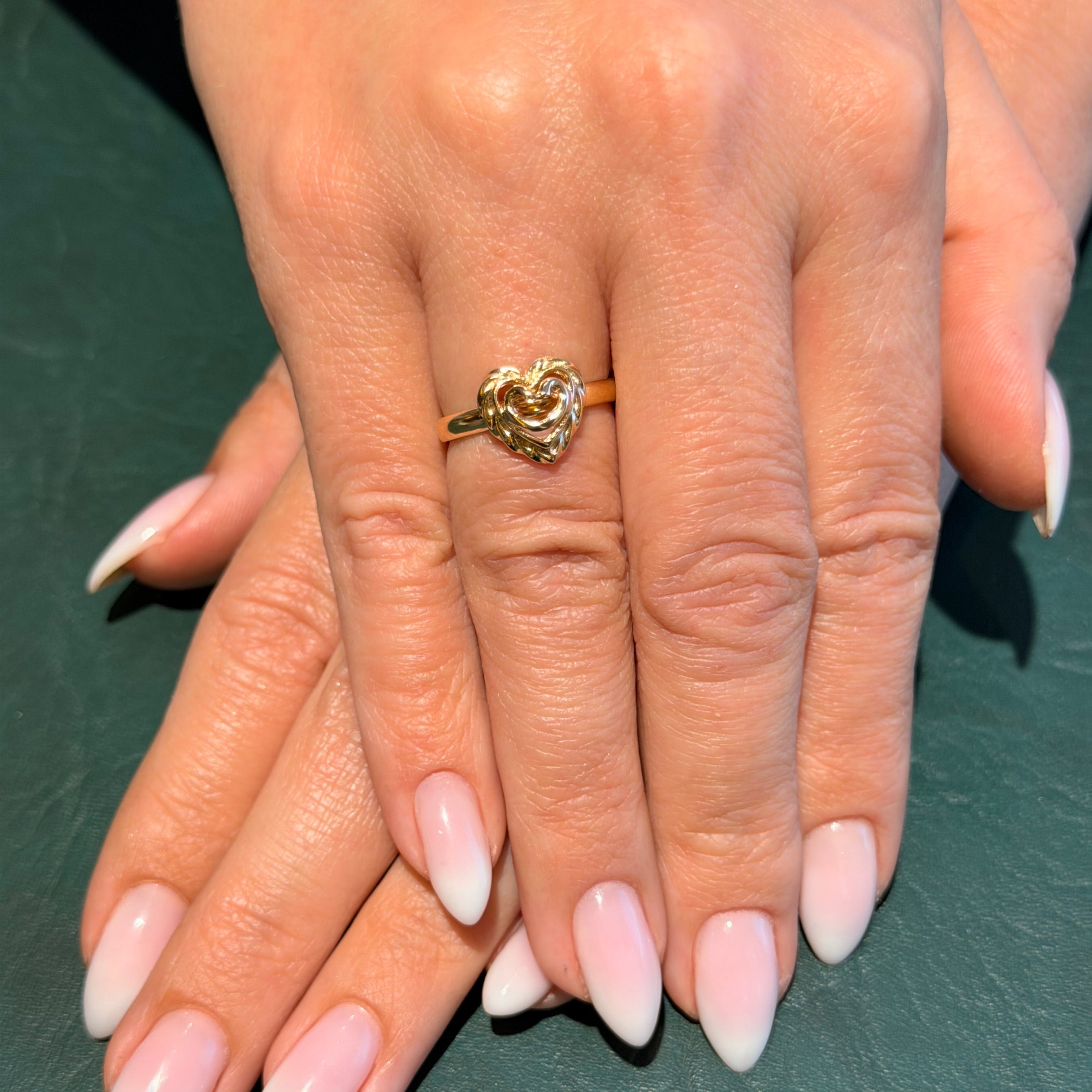 Kalevala "Talon sydän" Gold Ring