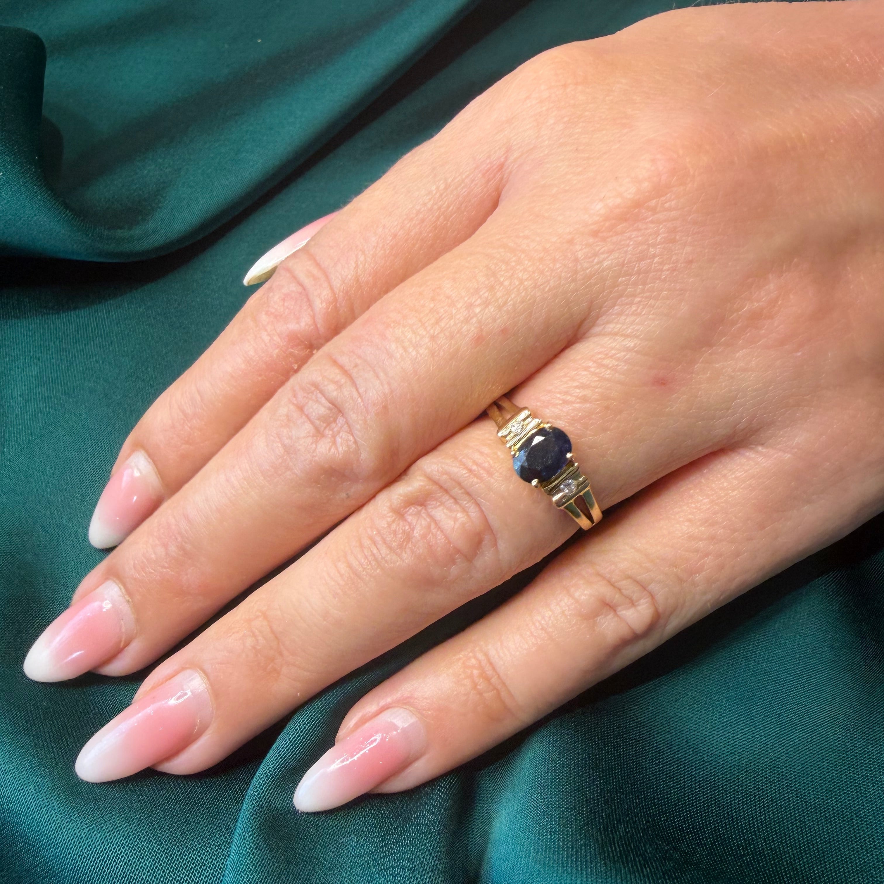 Yellow Gold Ring With Blue Natural Sapphire and Diamonds