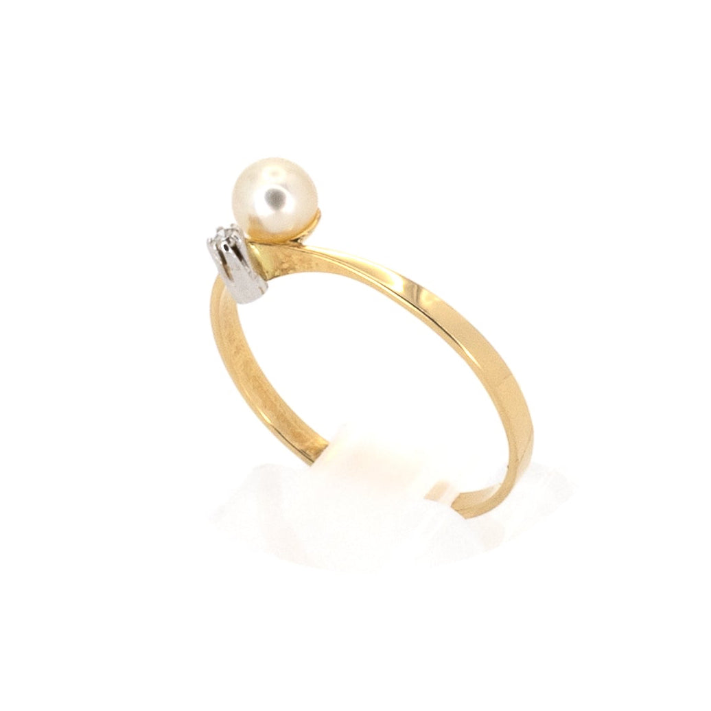 Pearl with Diamond Solitaire Gold Ring
