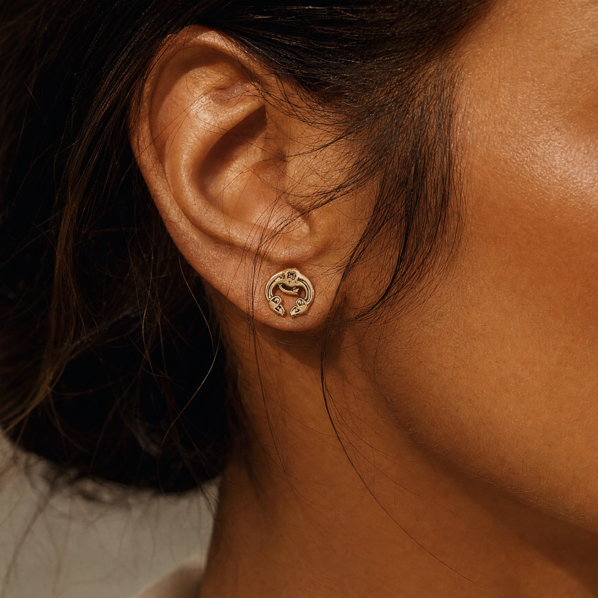 Kalevala Hirvenpää Yellow Gold Earrings