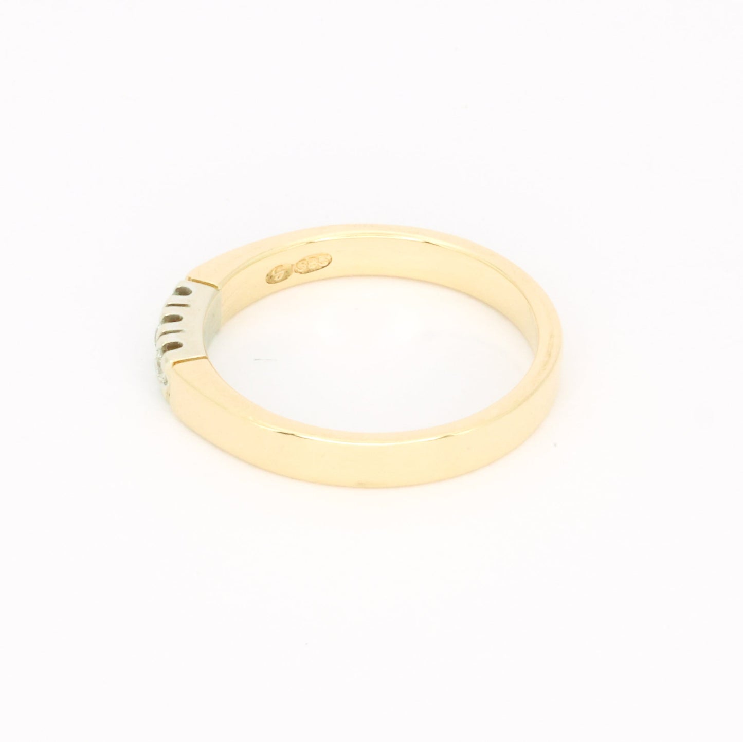 3 Diamond Classic Gold Ring
