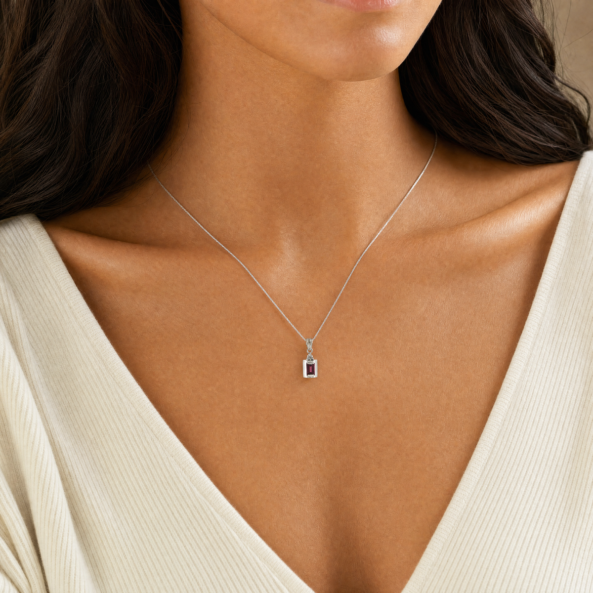 White Gold Pendant with Diamond