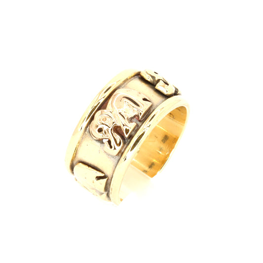Chunky gold ring
