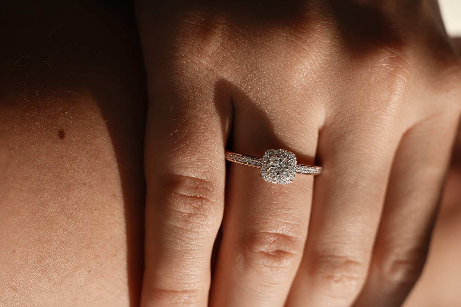 White gold diamond cluster ring 