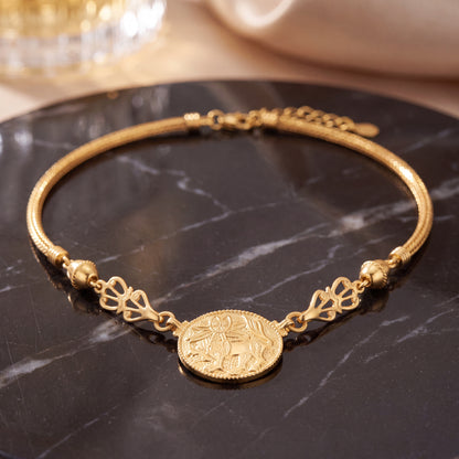 Kalevala Aurinkoleijona Yellow Gold Necklace