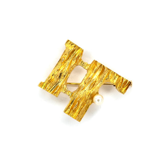 Pearl brooch