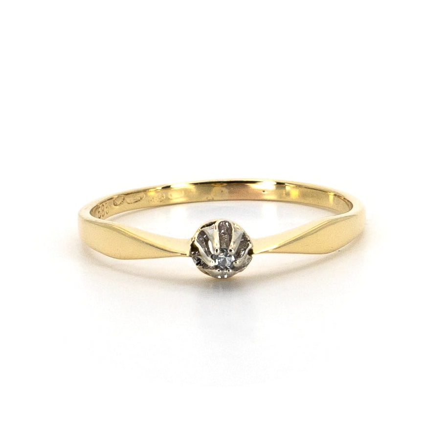 Solitaira Diamond Ring