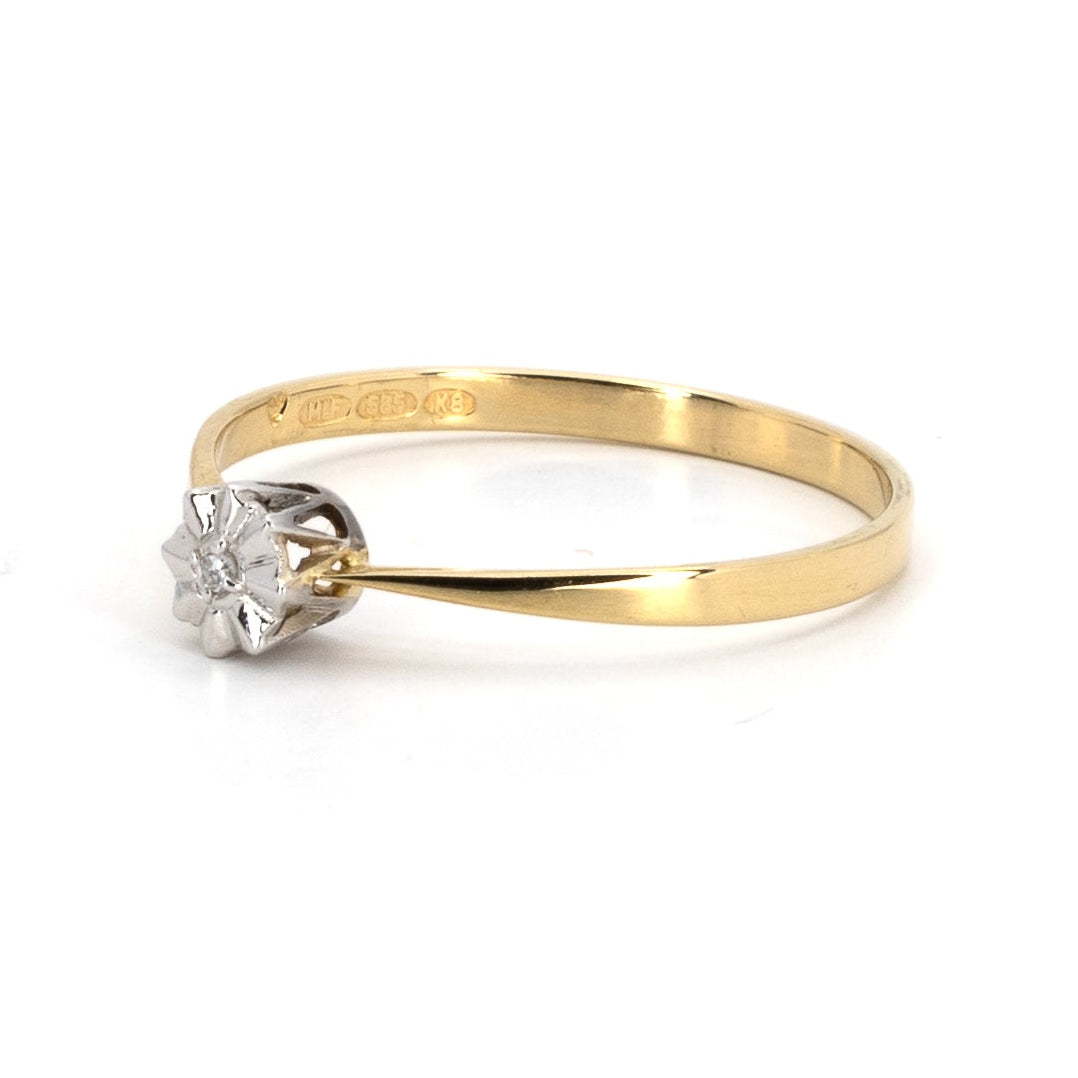 Minimalist Solitaire Diamond Ring