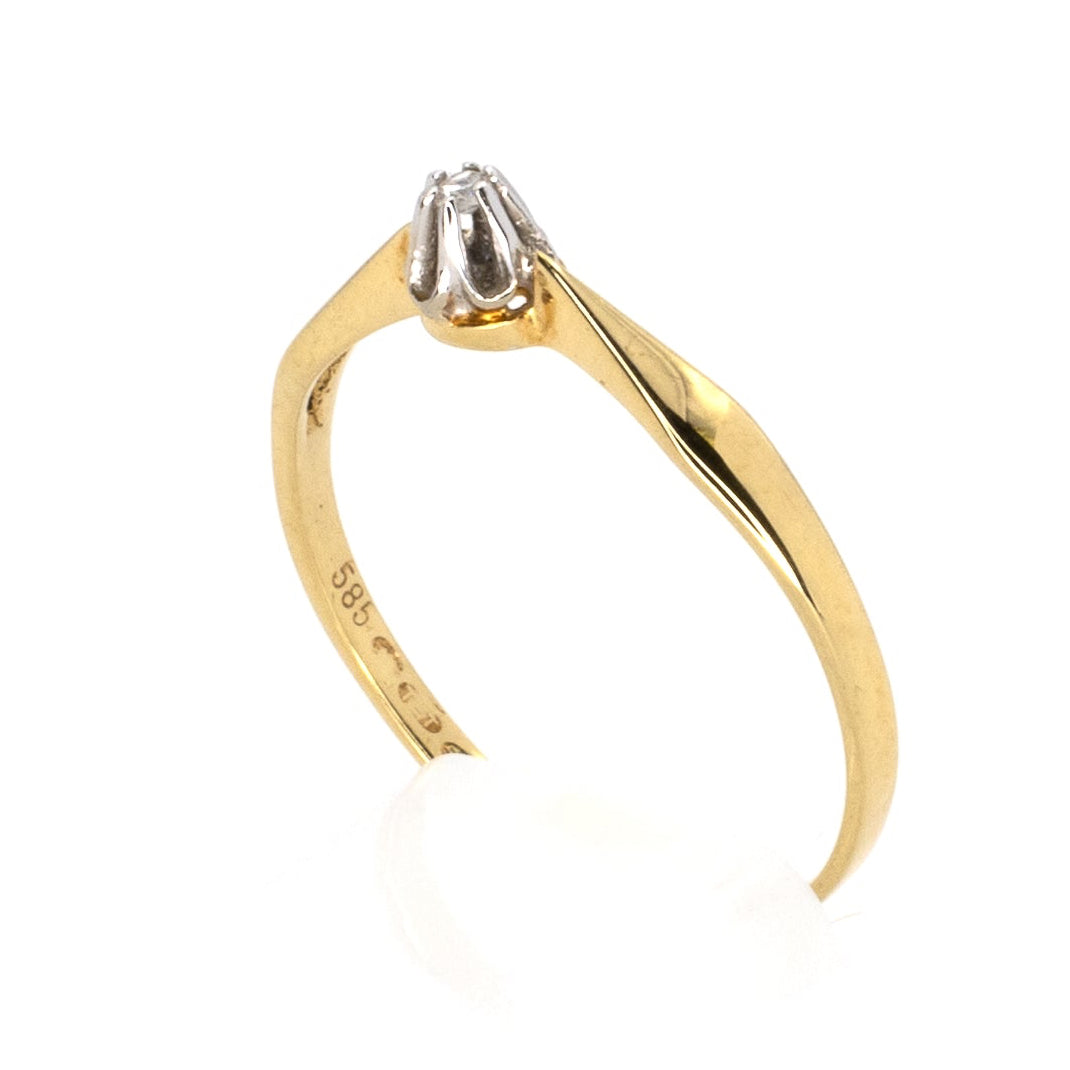 Mini Solitaire Gold Ring