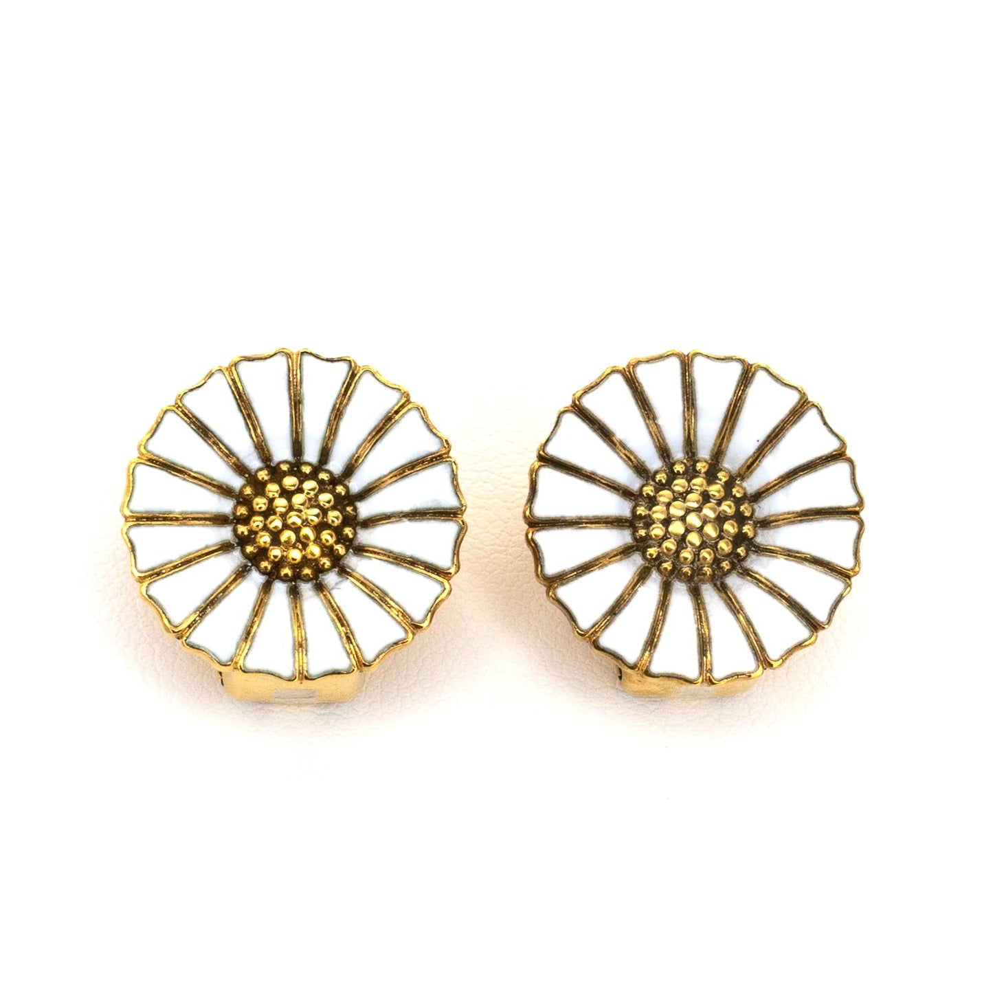 Daisy Ear-clips