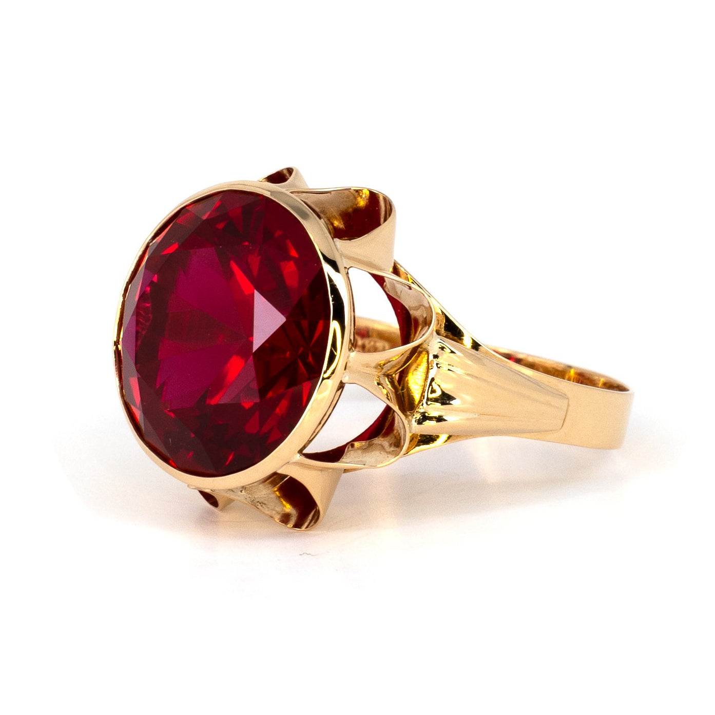 Vintage 1976 Ruby Red Gold Ring