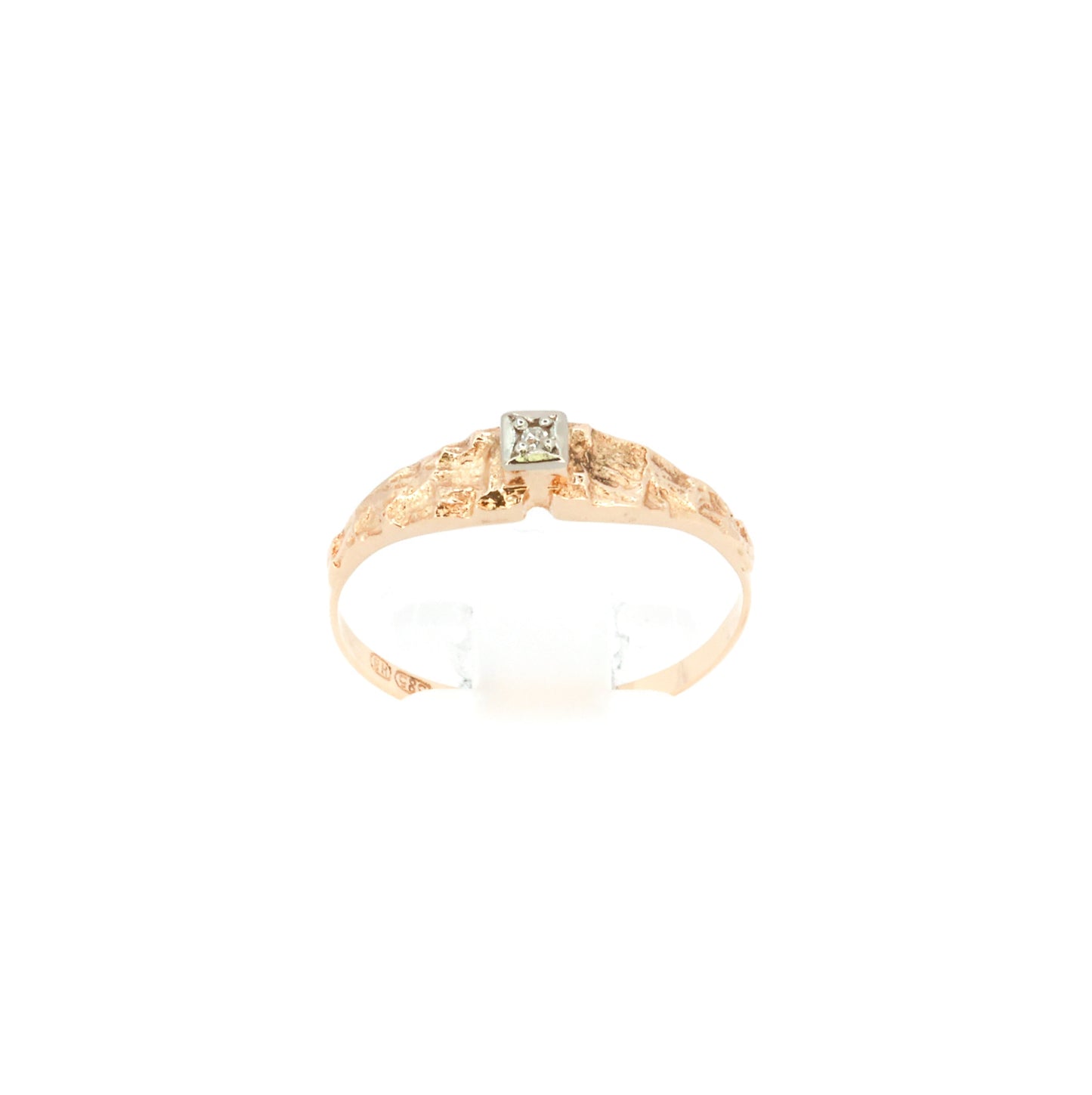 Lapponia Inspired Solitaire Gold Ring
