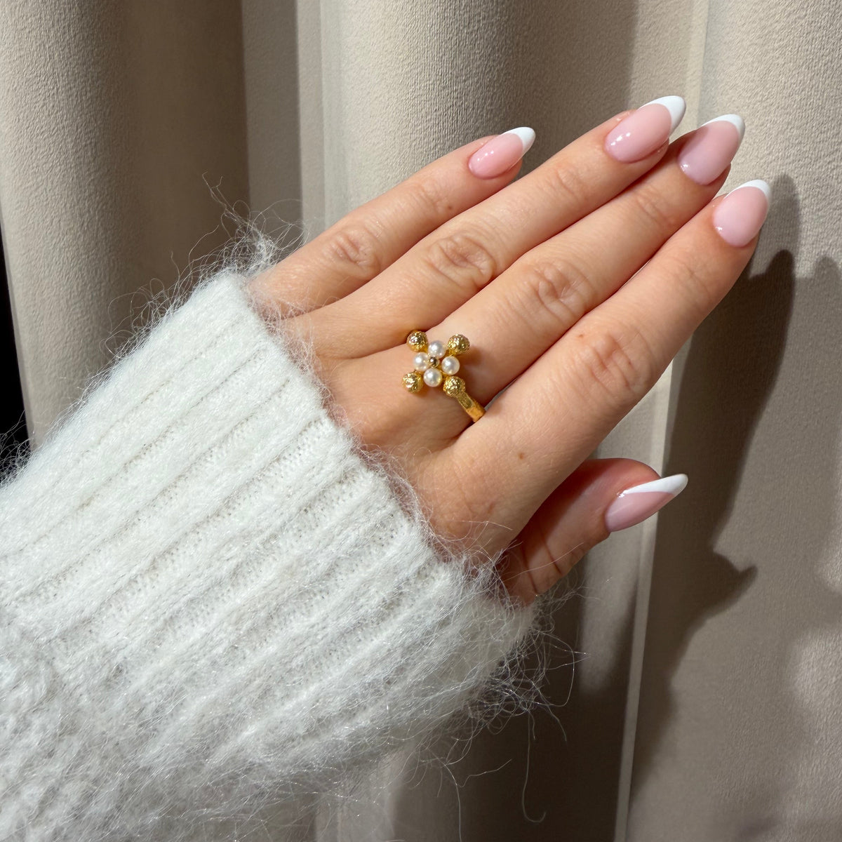 Lapponia Helmikukka Yellow Gold Cocktail Ring with Pearls