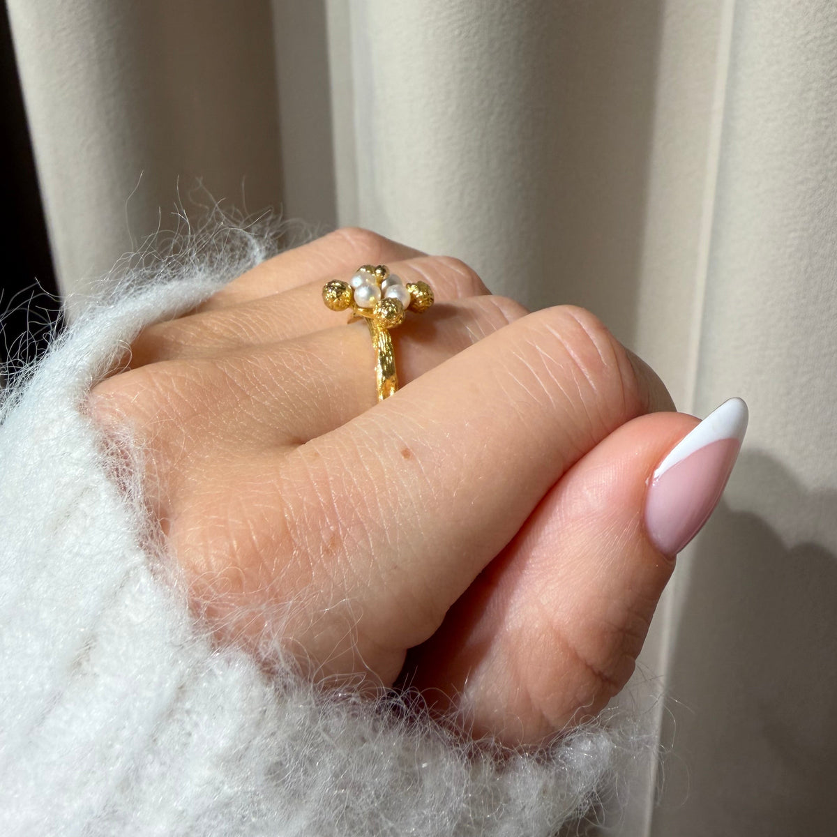 Lapponia Helmikukka Yellow Gold Cocktail Ring with Pearls