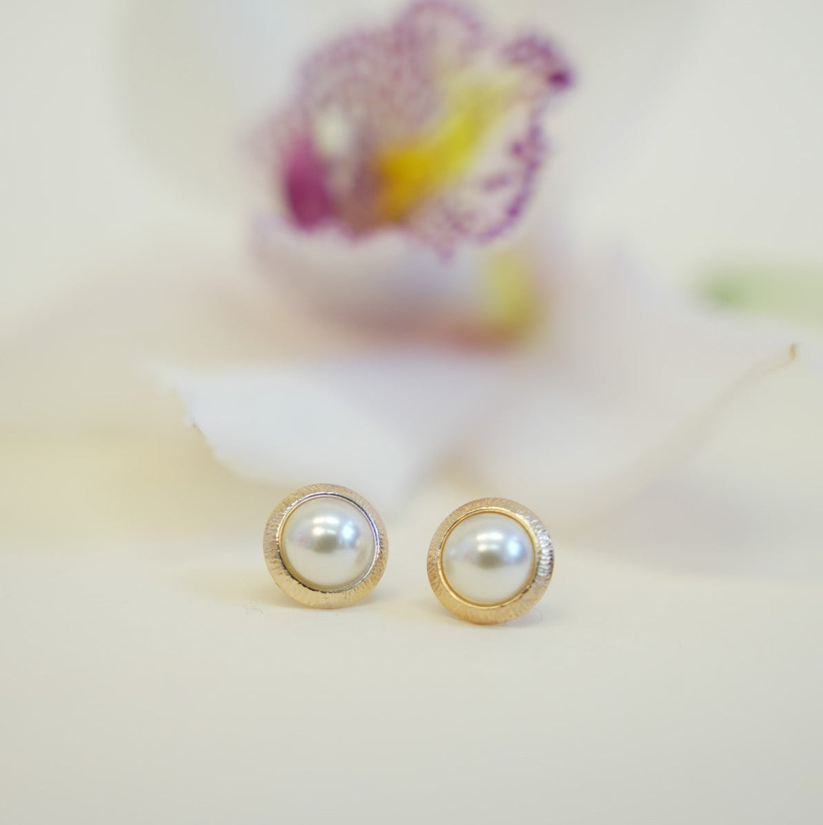 Helminappikorvakorut keltakulta