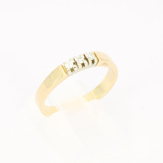 3 Diamond Classic Gold Ring