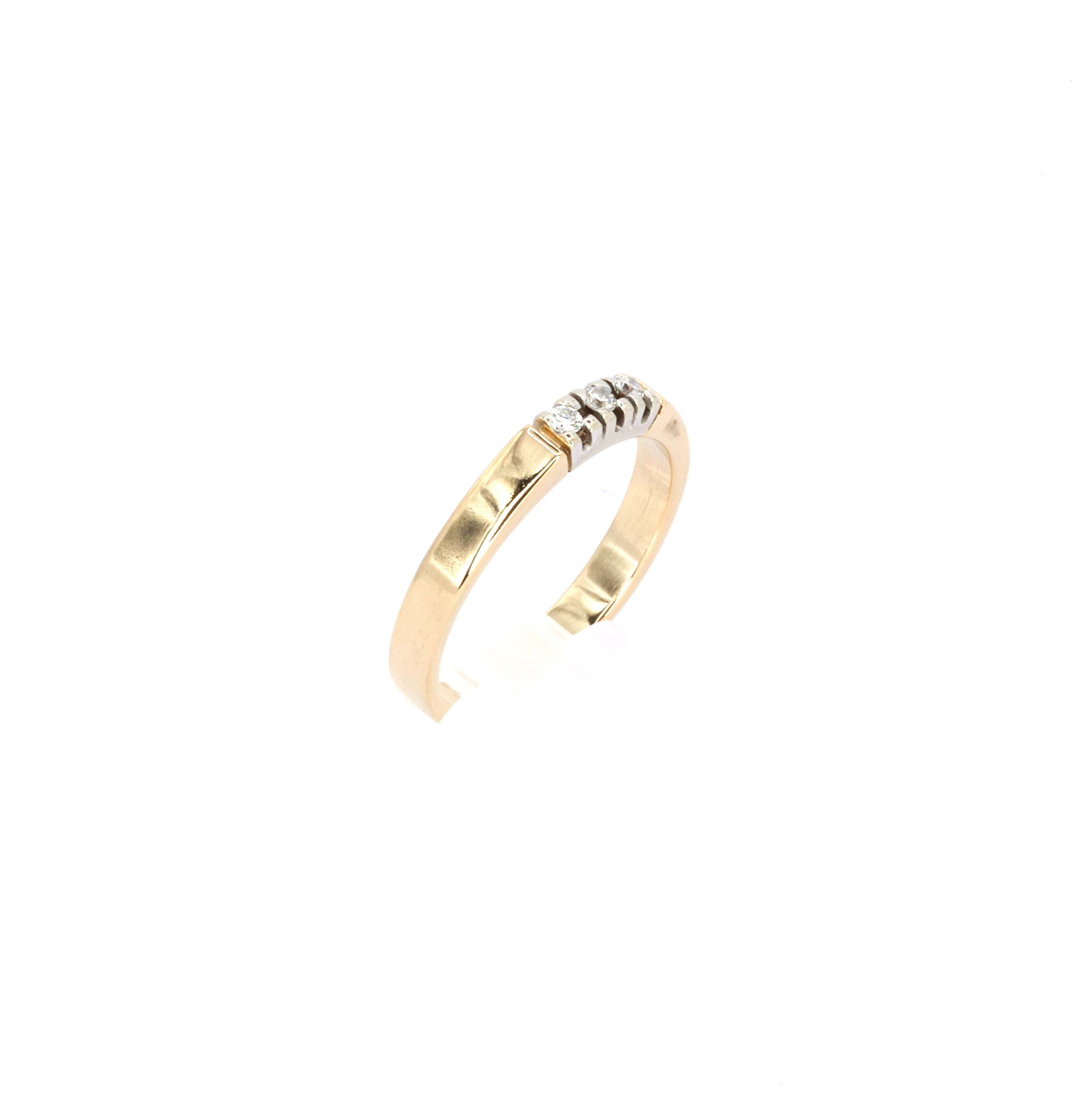 3 Diamond Classic Gold Ring