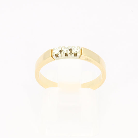 3 Diamond Classic Gold Ring