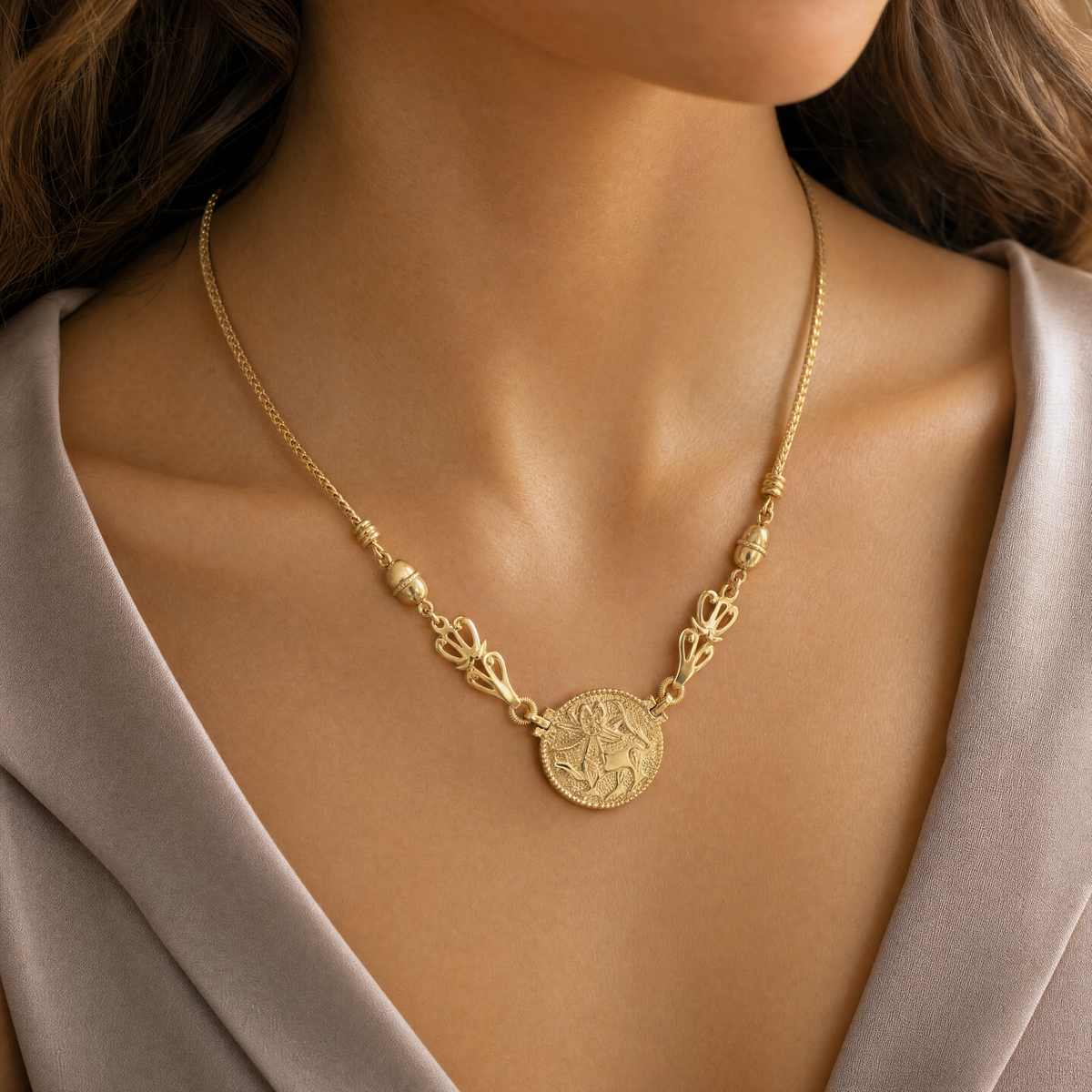 Kalevala Aurinkoleijona Yellow Gold Necklace