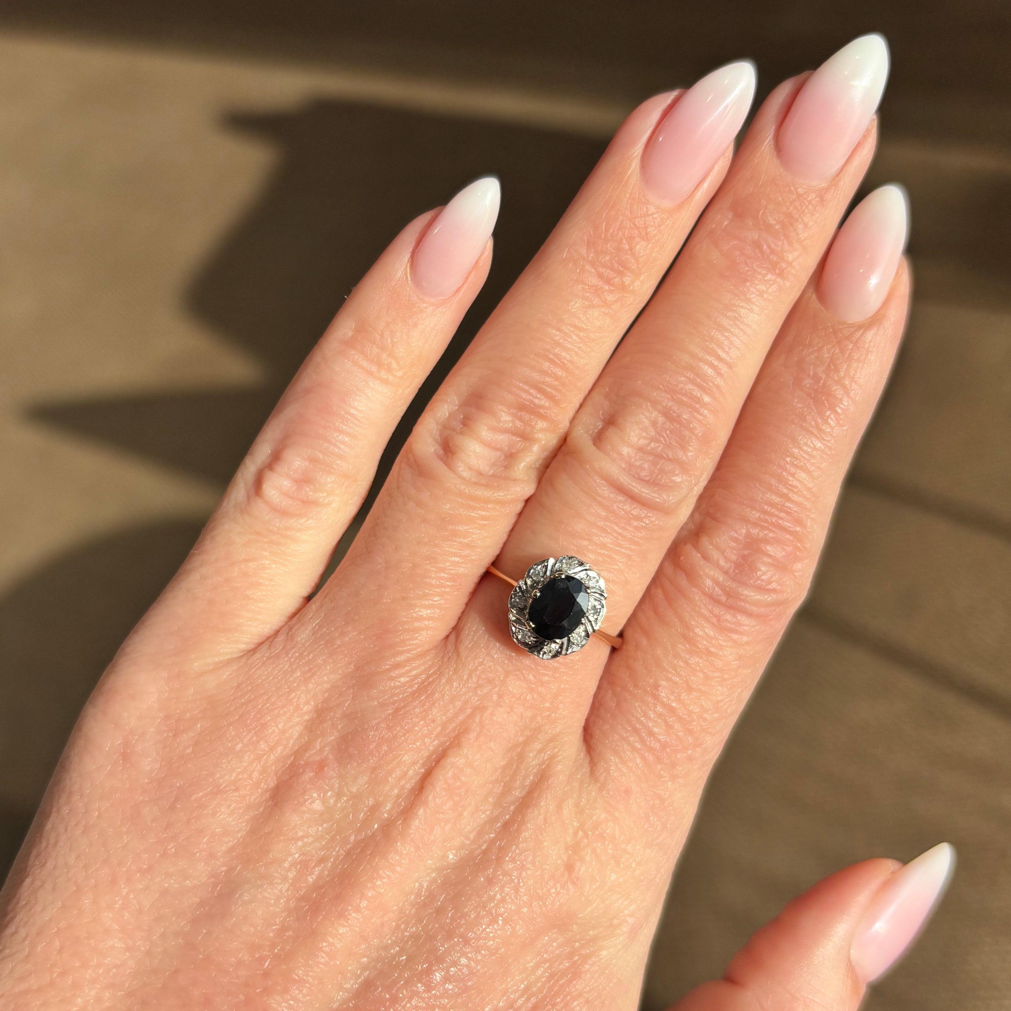 Classic Ring with Natural Sapphire and Diamonds