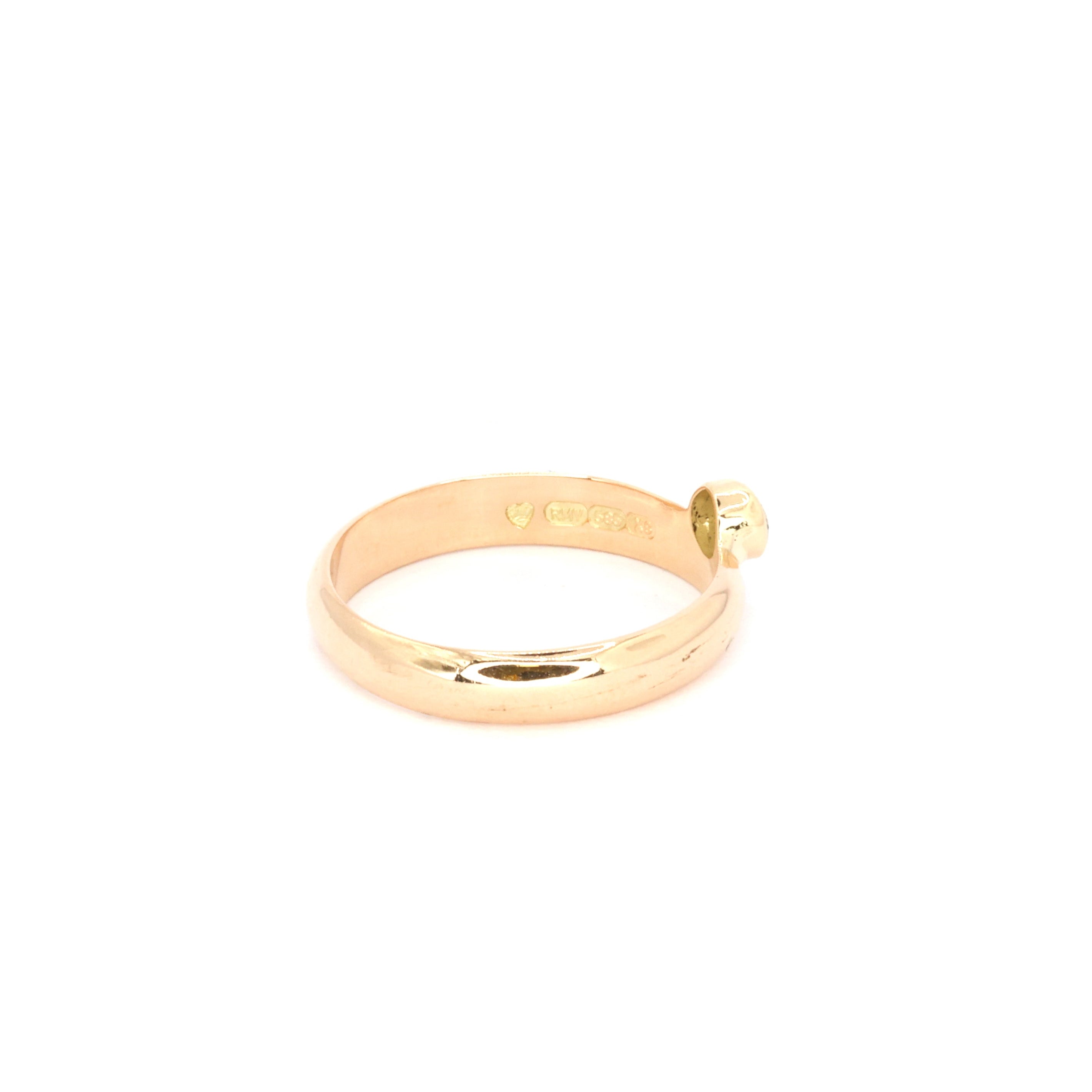Diamond on Edge Gold Ring