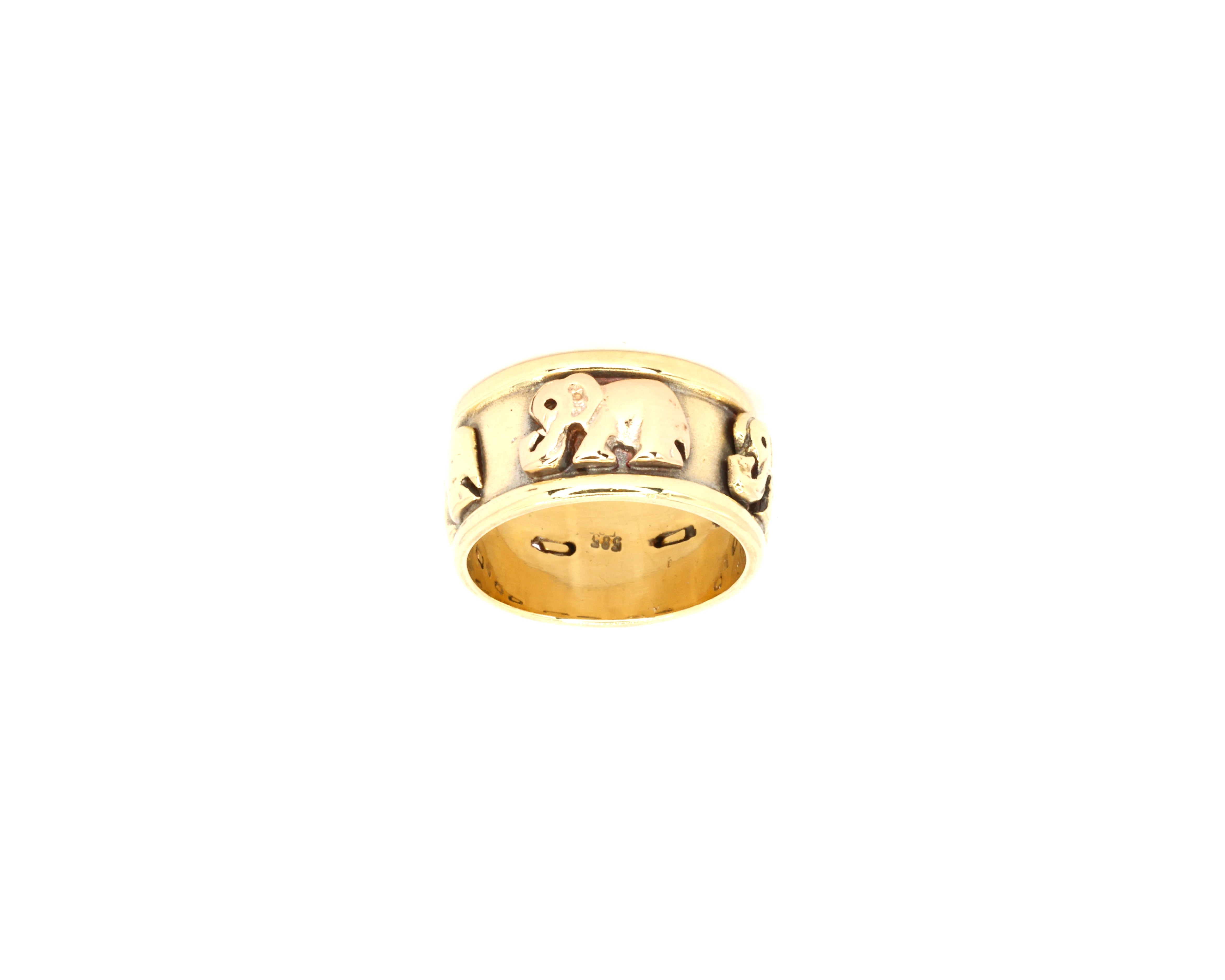 Chunky gold ring