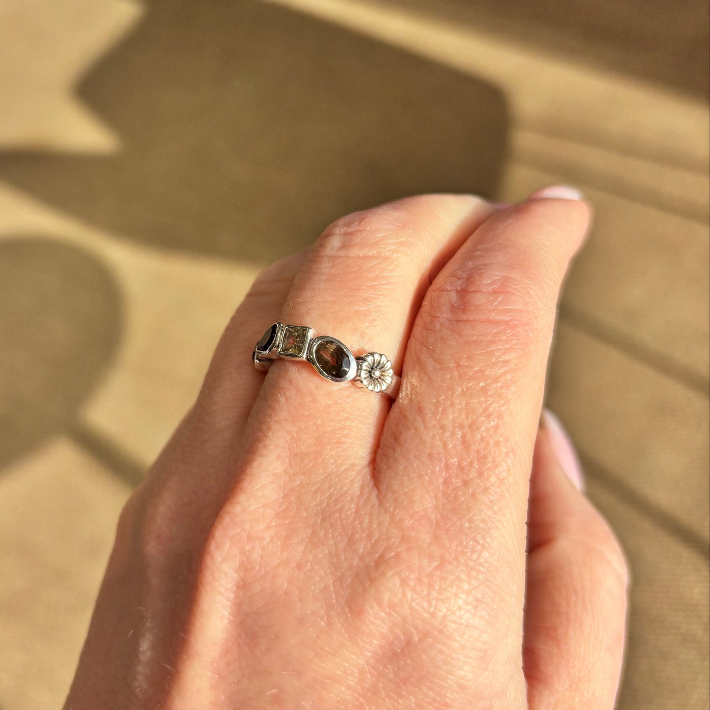 Multi-gem Silver Ring with Daisy