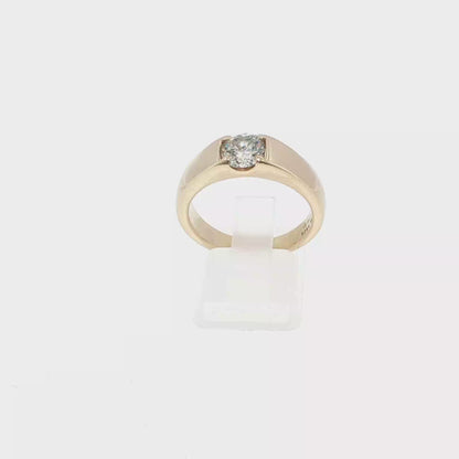 Yellow Gold Solitaire Ring with a Round Brilliant Cut Diamond