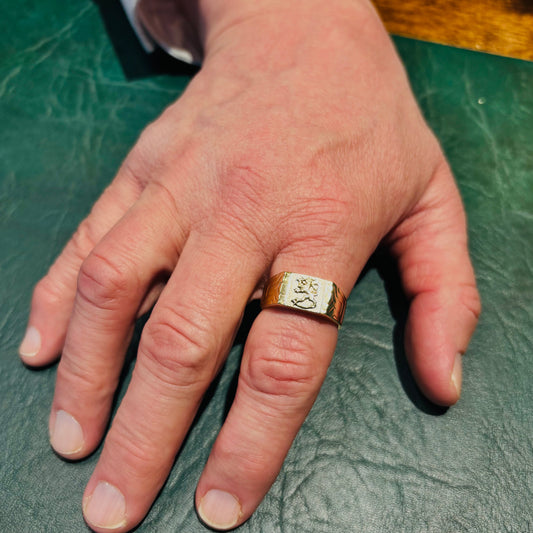 "Suomi" Gold Signet Ring