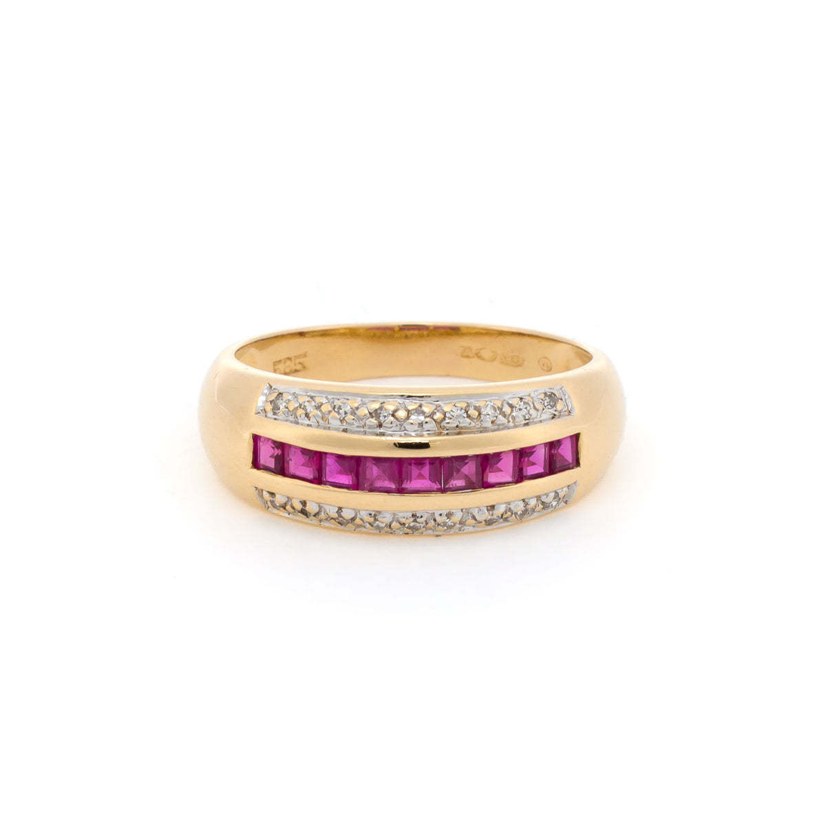 Yellow Gold Ring with Diamonds